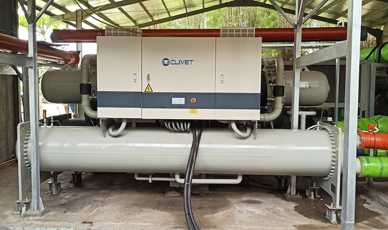 Impianto del Novotel Palembang con 2 refrigeratori a vite raffreddati ad acqua Clivet SCREWLine WDH