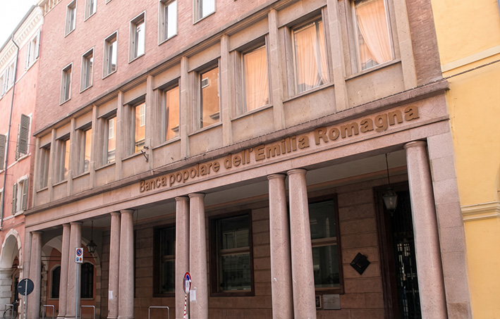 Sede BPER Banca di Modena: riqualificazione del sistema di climatizzazione per garantire comfort e silenziosità in centro.