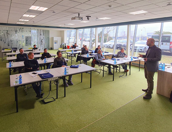 Das Schulungsangebot: Kursdurchführung in einem Schulungsraum in Feltre.
