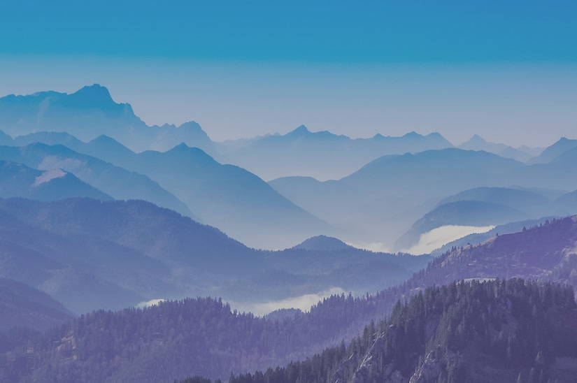 Mountain Horizon, durch Innovation bringen wir natürlichen Komfort ins Leben.