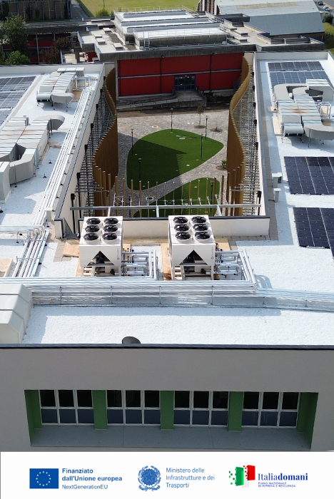 Pompe di calore e unità di trattamento aria Clivet installate sul tetto del Polo scolastico Giorgio la Pira di Sarezzo